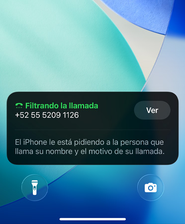 La app Teléfono muestra la funcionalidad Revisión de Llamadas en uso