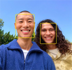 Fonctionnalité Cadre centré pour les photos en cours d’utilisation mettant en évidence le visage des personnes